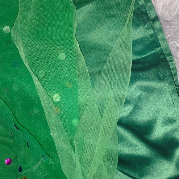 Unique Vintage Green Skirt with Red Accents - Picture 7 of 7